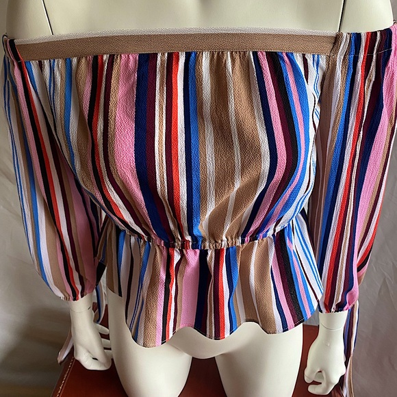 Stripped off the shoulder blouse - Picture 2 of 9